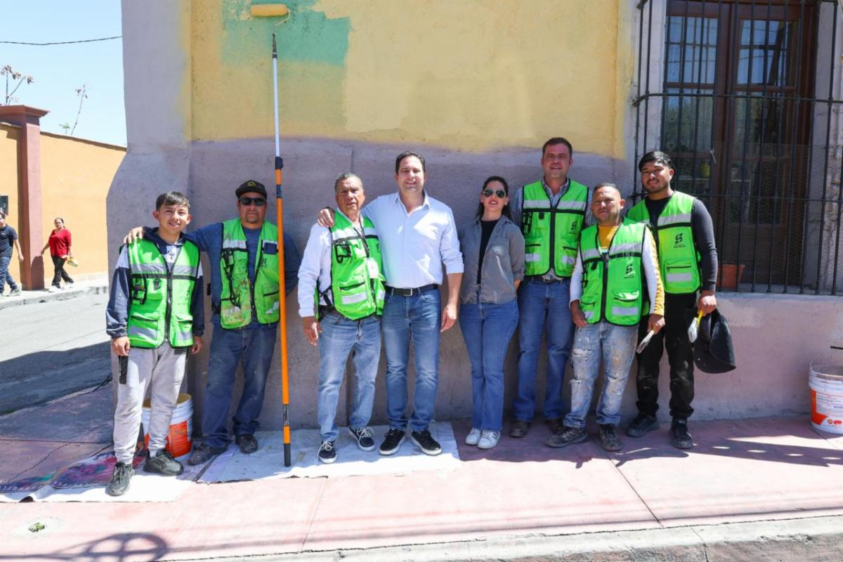 Supervisa Javier Díaz embellecimiento de fachadas en calle Miguel Hidalgo