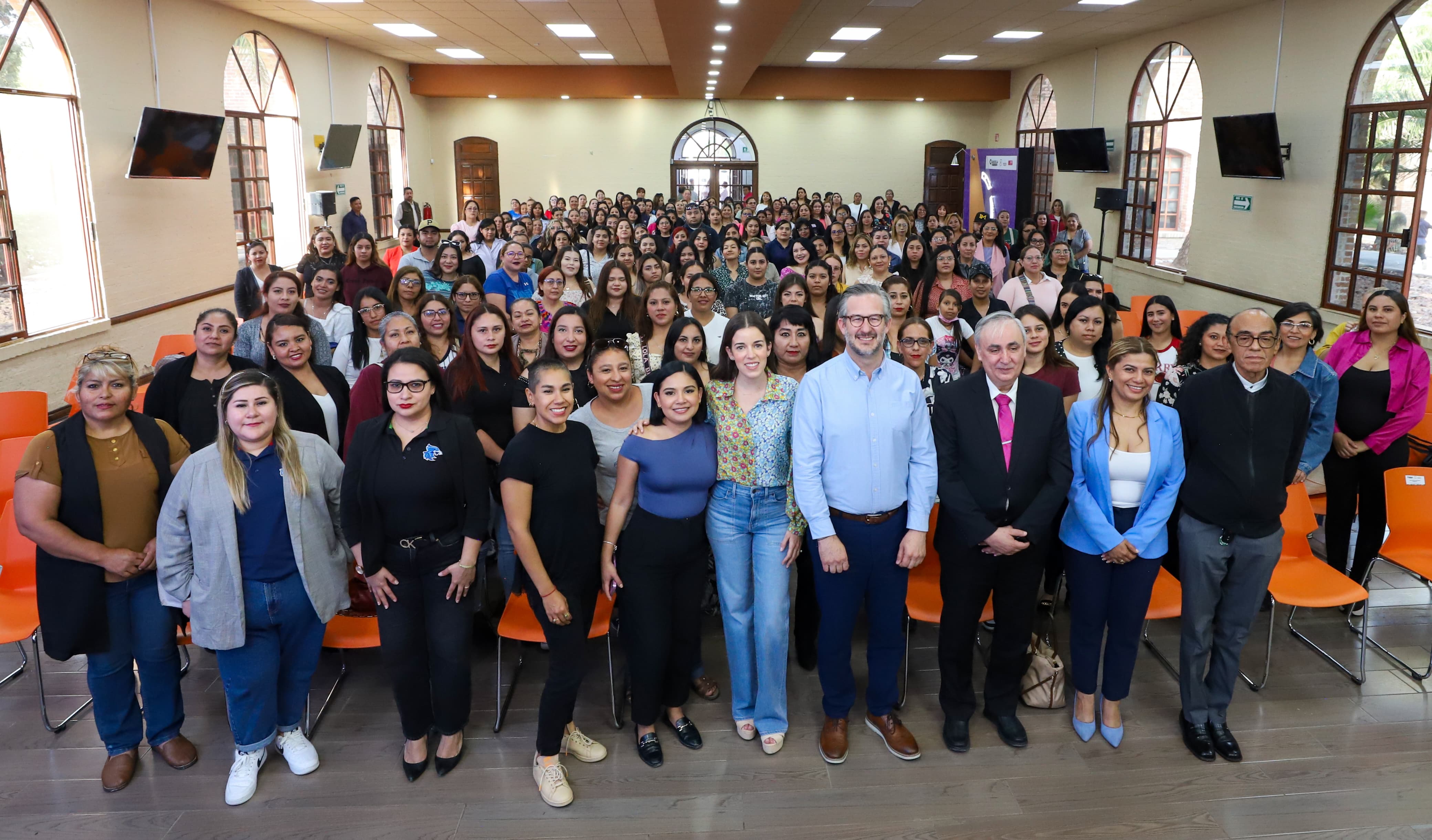 20250330180432_67e9dc1047df5_001_INICIA_PRIMERA_GENERACIÓN_DE_MUJERES_ECHADAS_PADELANTE_EN_UNIVERSIDAD.jpeg