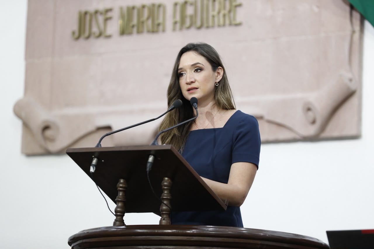 Inclusión financiera y tecnología accesible para adultos mayores, pide Edna Dávalos a instituciones y bancos