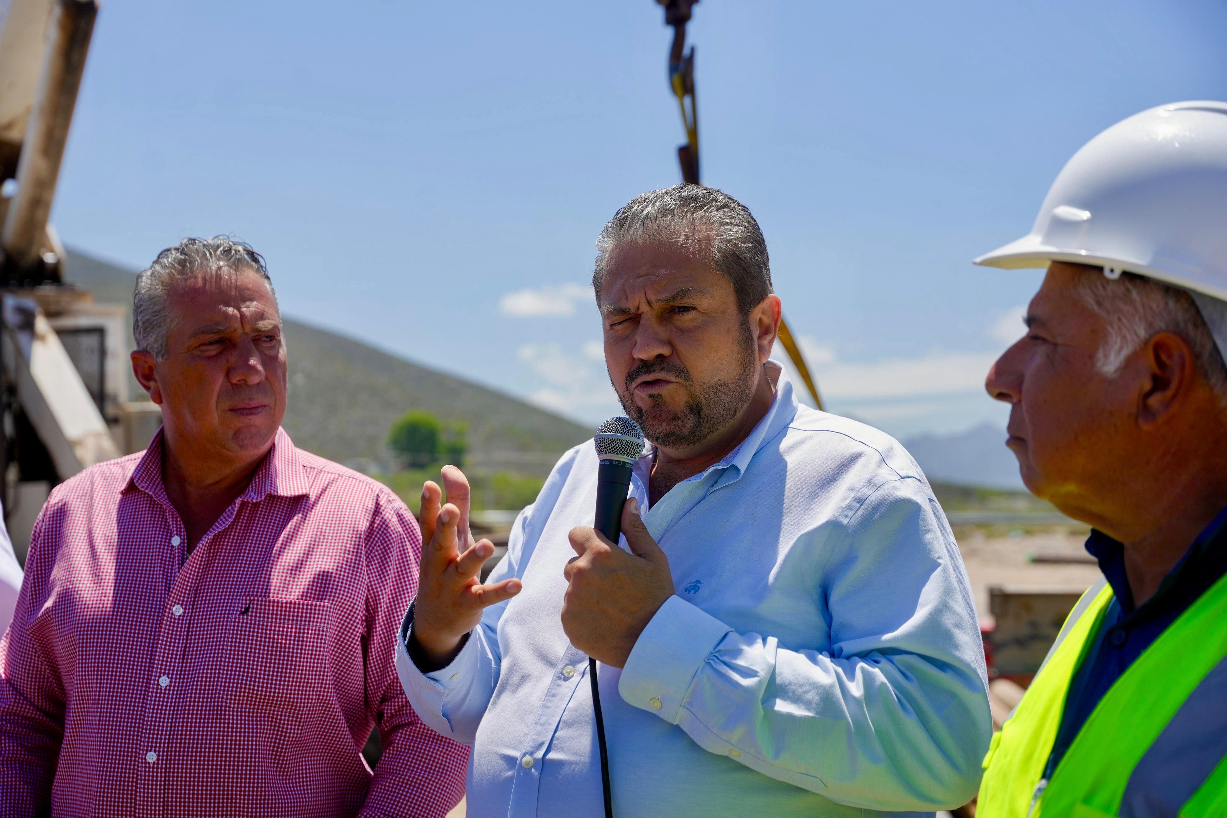 Supervisa Tomás Gutiérrez perforación de nuevo pozo para Ramos Arizpe