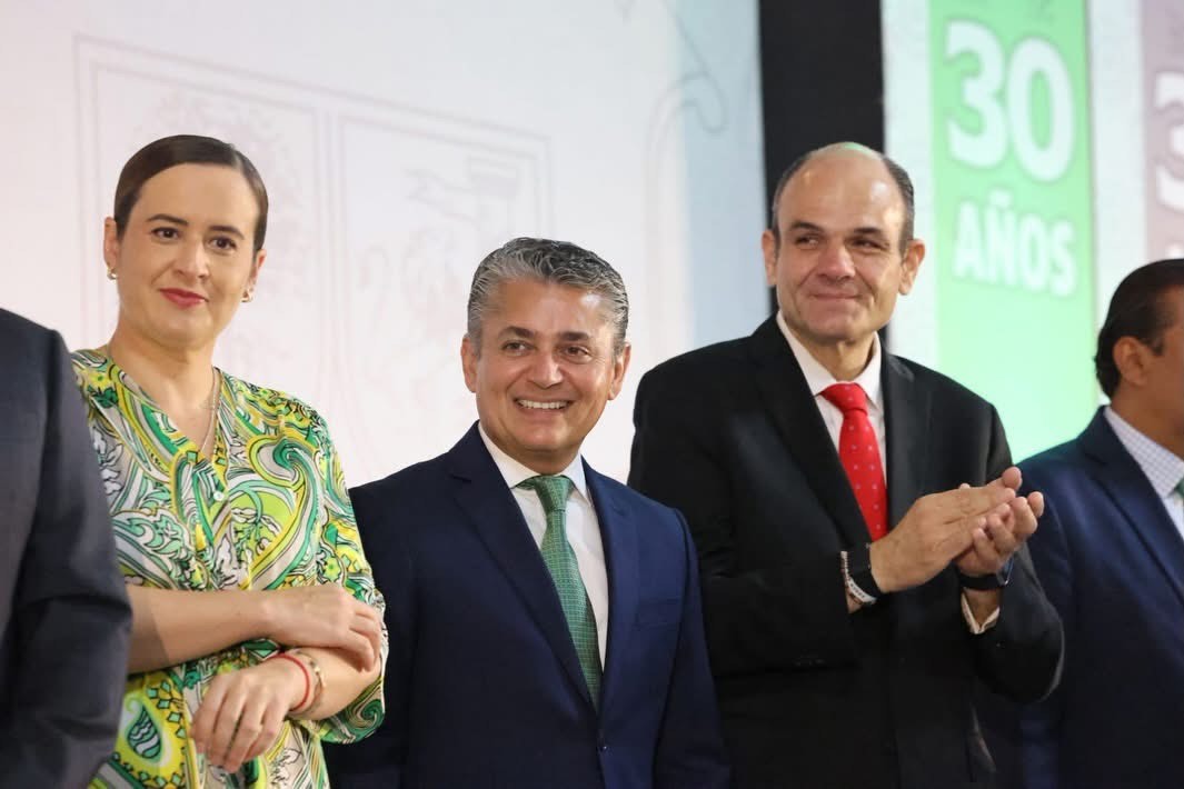 Felicita Mery a docentes en su día 