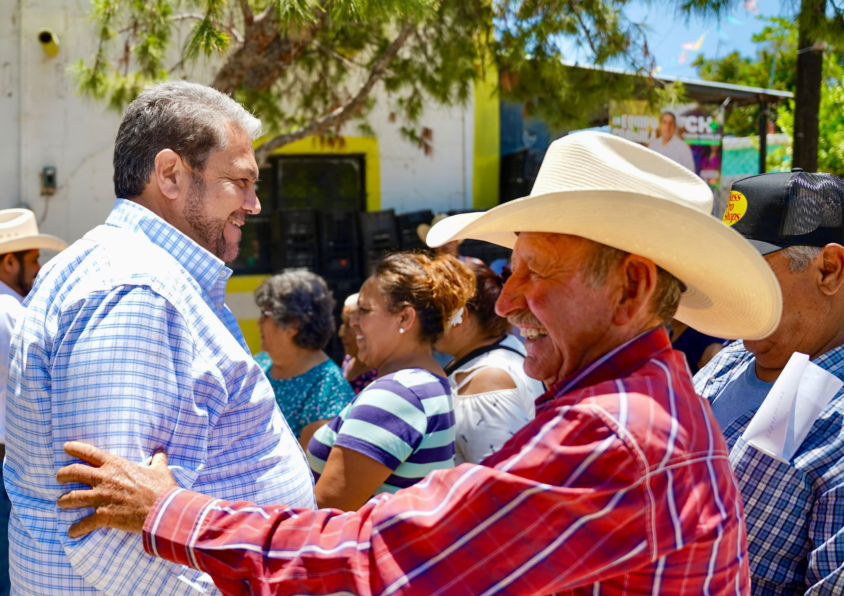Impulsan Manolo y Tomás autosuficiencia alimentaria en comunidades rurales