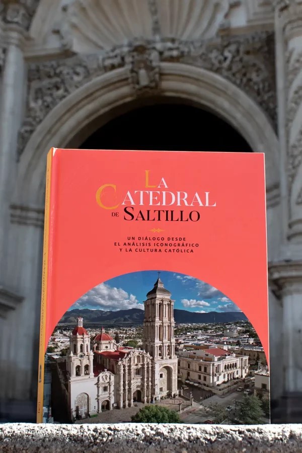 Libro_La_Catedral_de_Saltillo_2.jpg