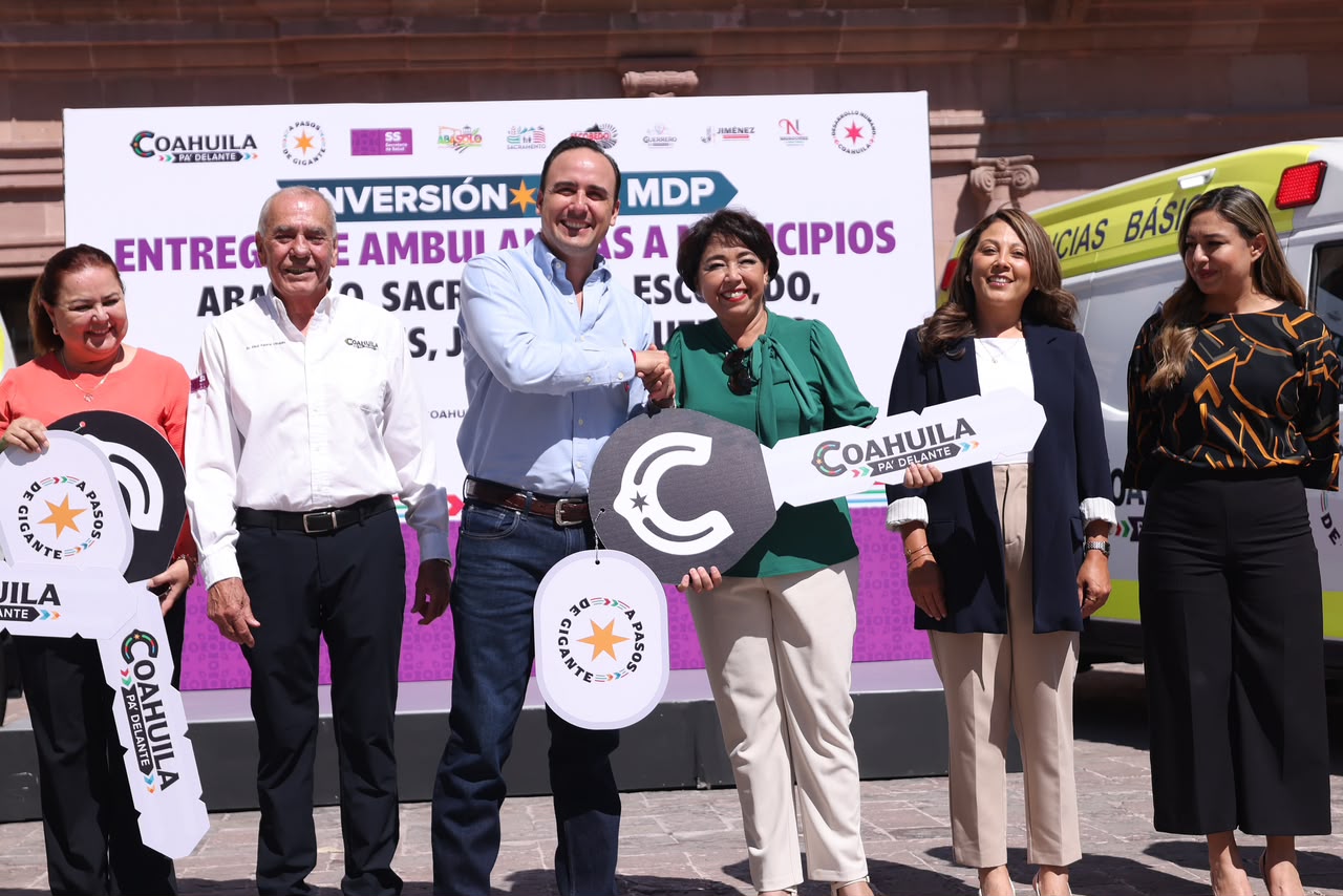 ENTREGA MANOLO JIMÉNEZ AMBULANCIAS A 6 MUNICIPIOS DE COAHUILA