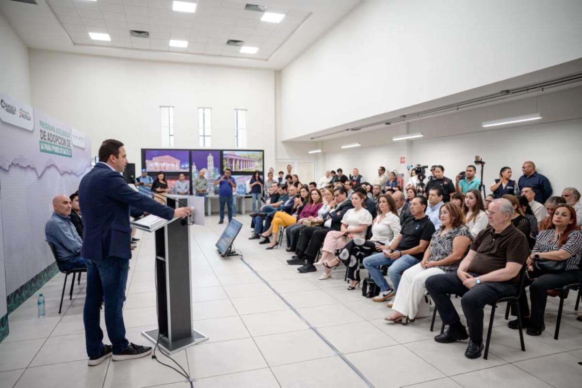 Fortalece Javier Díaz competitividad de PyMES con IA (2)