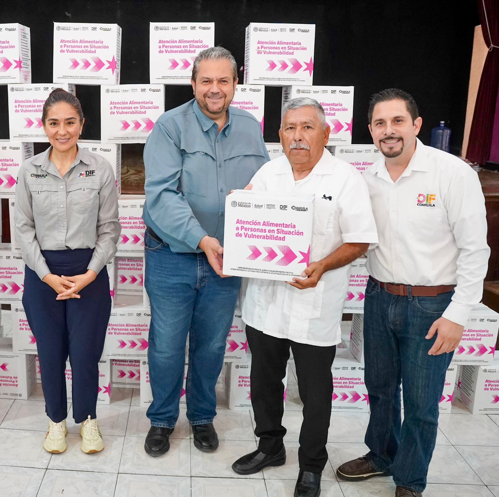 Entregan Estado y Ramos Arizpe 220 canastas alimentarias a adultos mayores