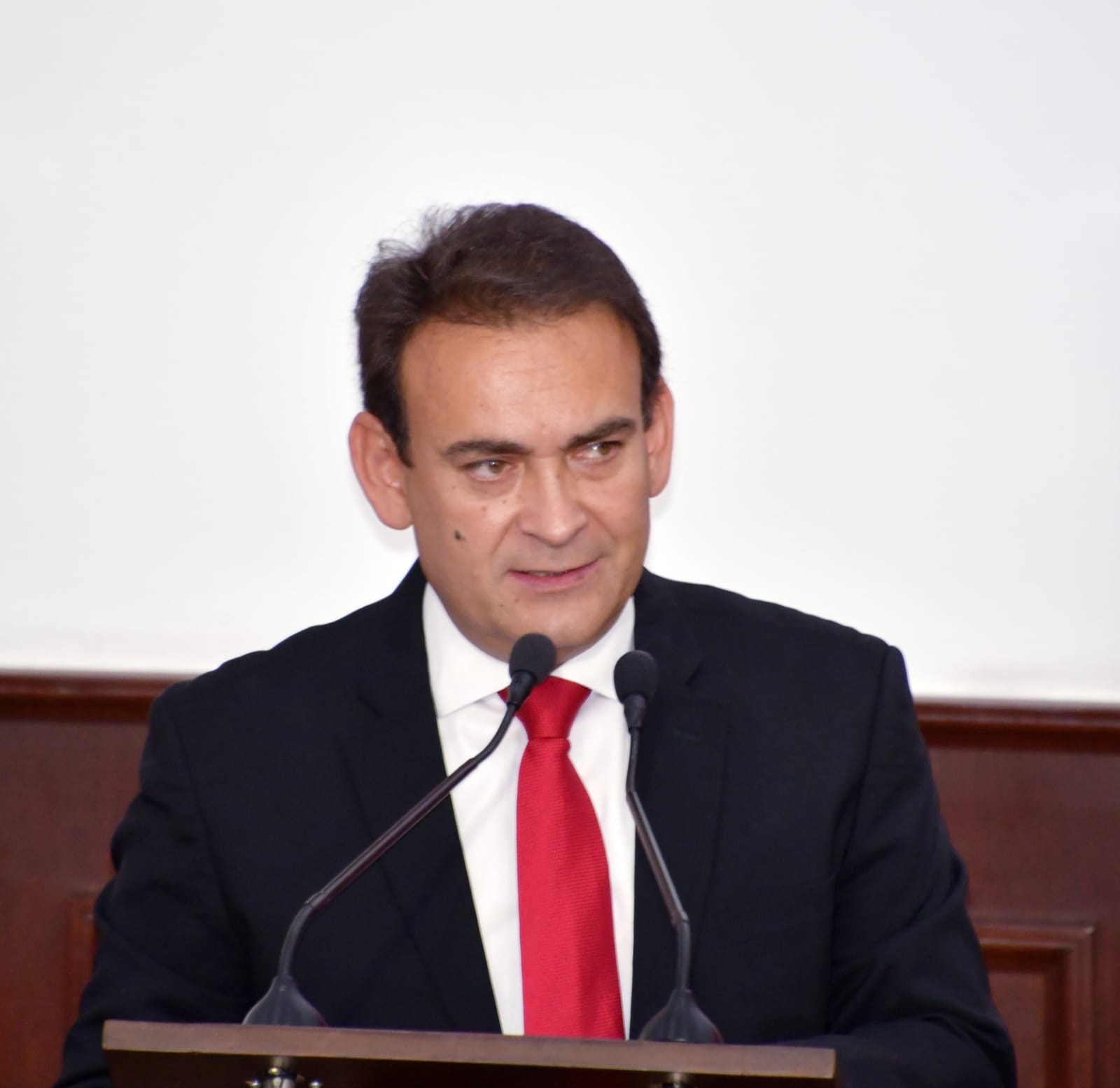 Campañas de información para prevenir fraudes inmobiliarios, solicita Álvaro Moreira